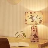 Lámpara de mesa con tambor de lino Cliftonville Cowgirls - Motel