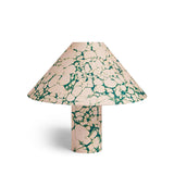 Lámpara de mesa de cono de lino y mármol Margate - Emerald Pinky
